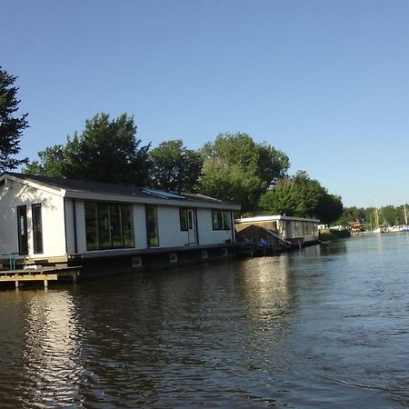 Bb De Woonboot Apartment Anna Paulowna ภายนอก รูปภาพ