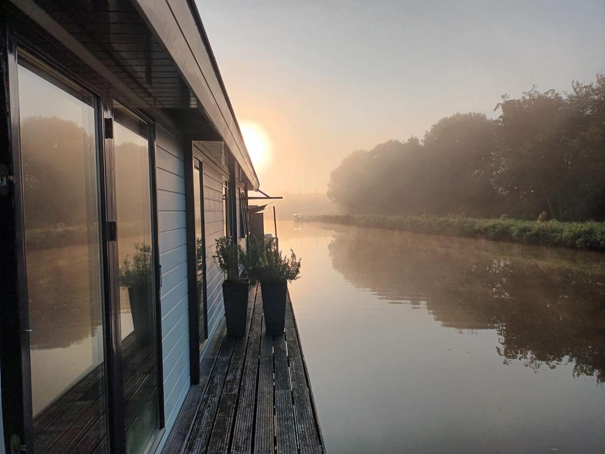 Bb De Woonboot Apartment Anna Paulowna ภายนอก รูปภาพ